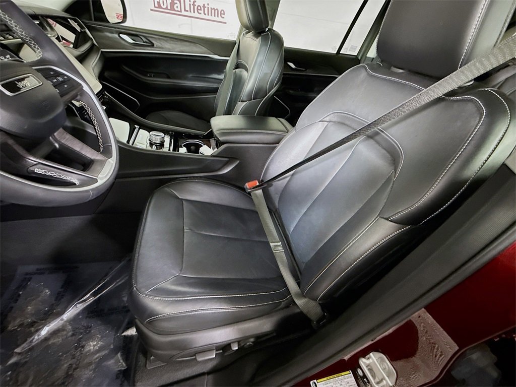 Used 2022 Jeep Grand Cherokee Limited 4xe image 28