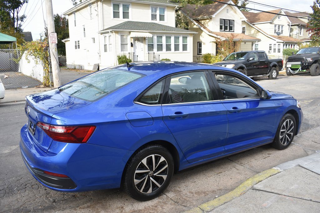 Used 2024 Volkswagen Jetta S image 5