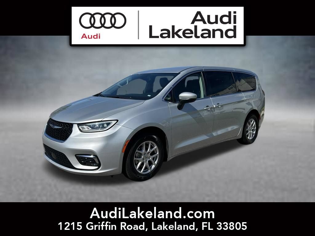 Used 2023 Chrysler Pacifica Touring-L