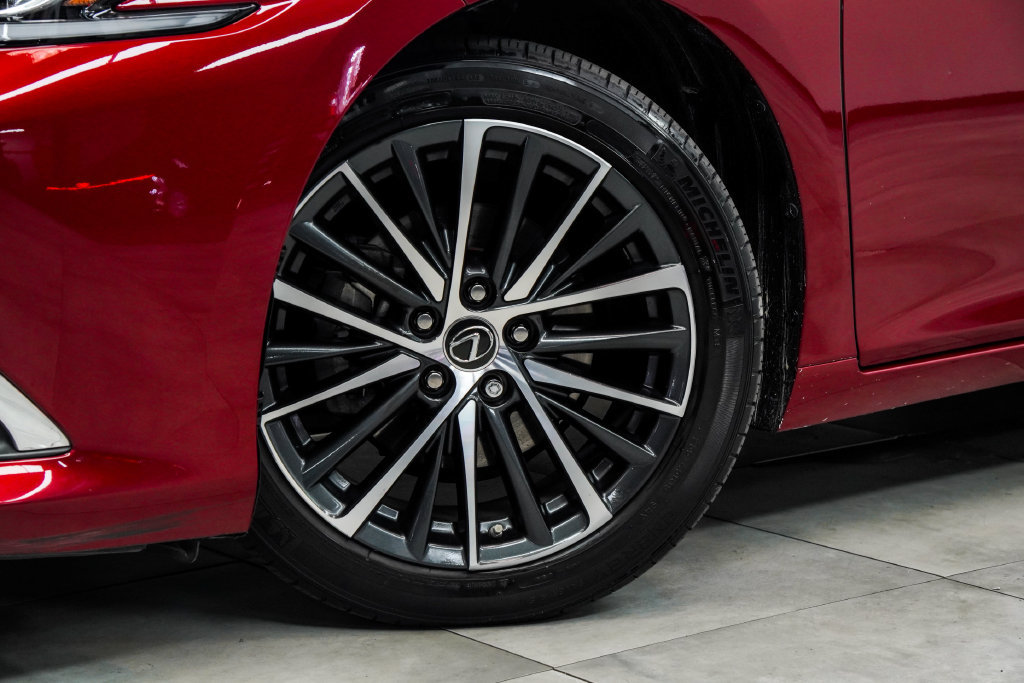 Used 2022 Lexus ES 350 w/ Premium Package FWD image 4