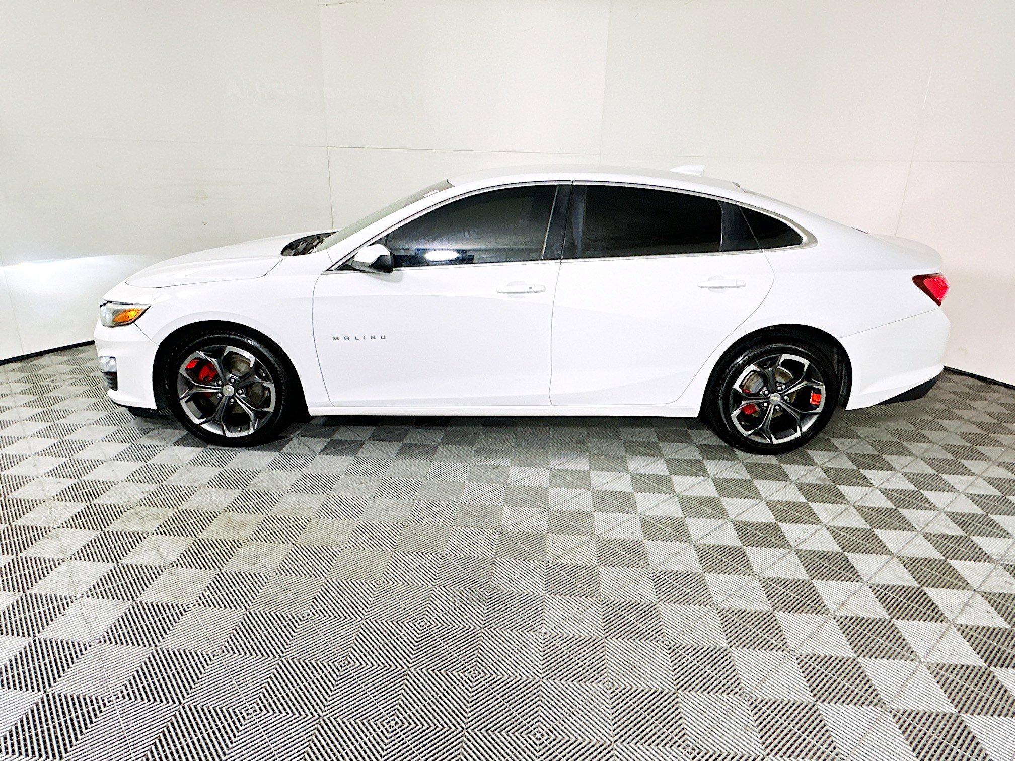 Used 2021 Chevrolet Malibu LT FWD image 6