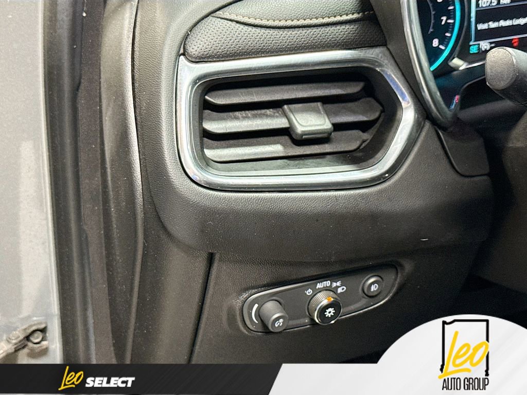 Used 2018 Chevrolet Equinox Premier FWD image 13