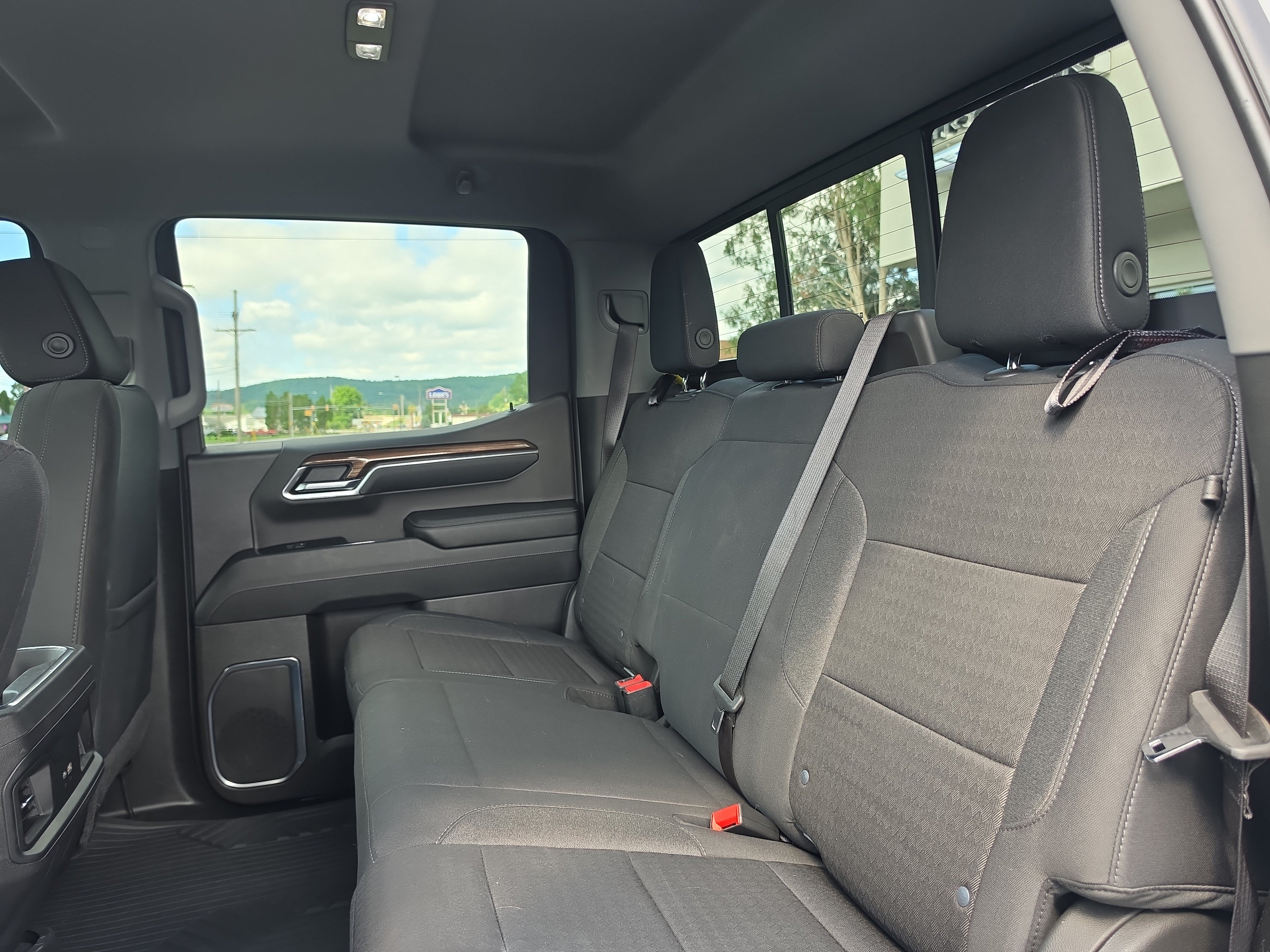 Used 2024 Chevrolet Silverado 1500 LT Trail Boss w/ Convenience Package II AWD/4WD image 15