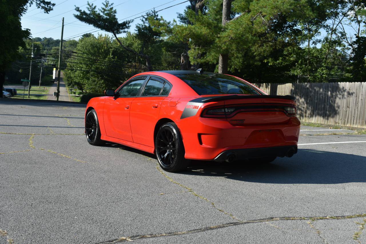 Used 2017 Dodge Charger R/T RWD image 4