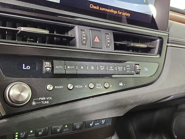 Certified 2024 Lexus ES 300h w/ Luxury Package image 19