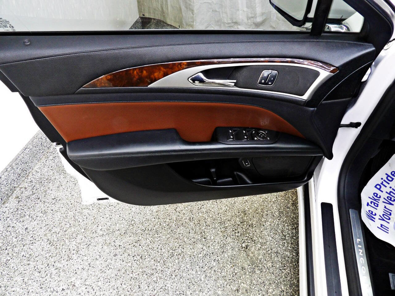 Used 2017 Lincoln MKZ Reserve image 7