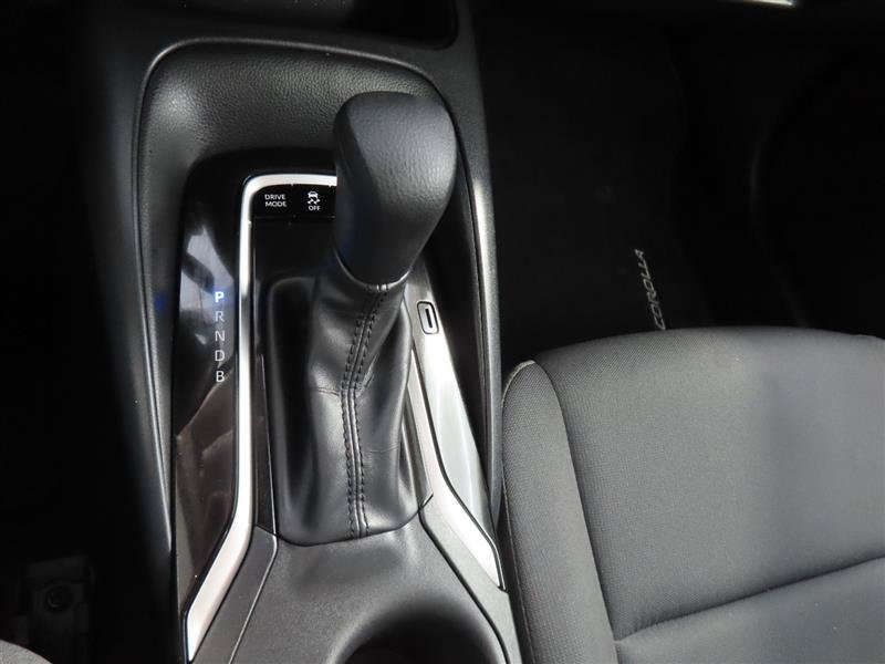 Used 2025 Toyota Corolla LE FWD image 25