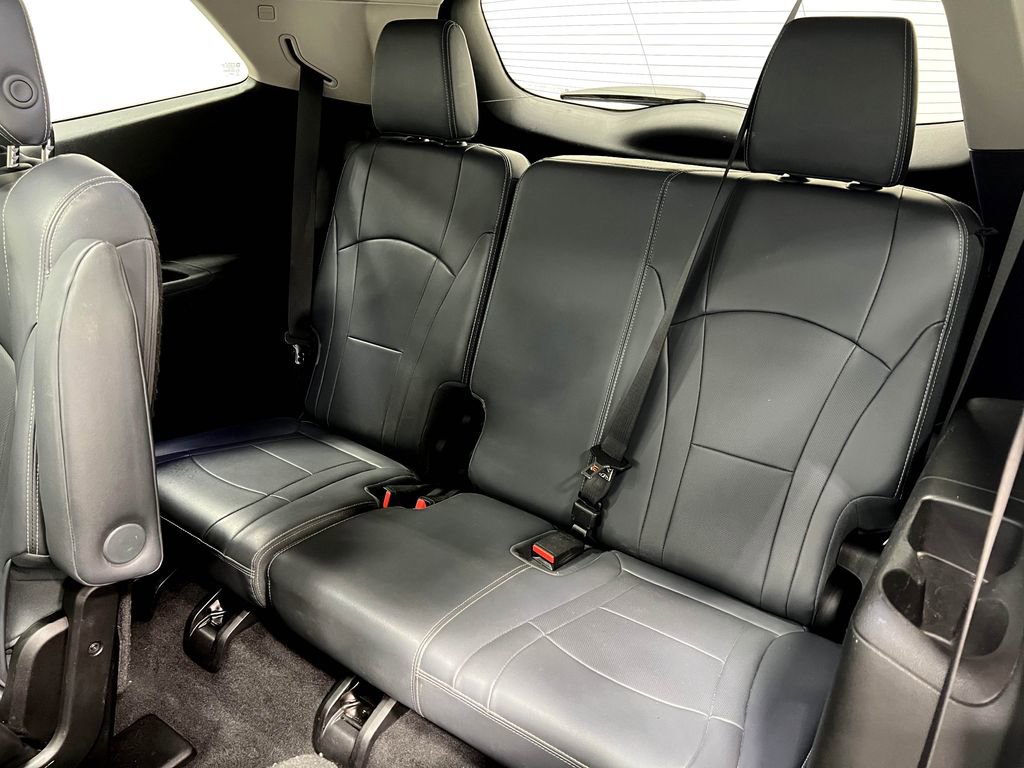 Used 2018 Buick Enclave Essence image 29