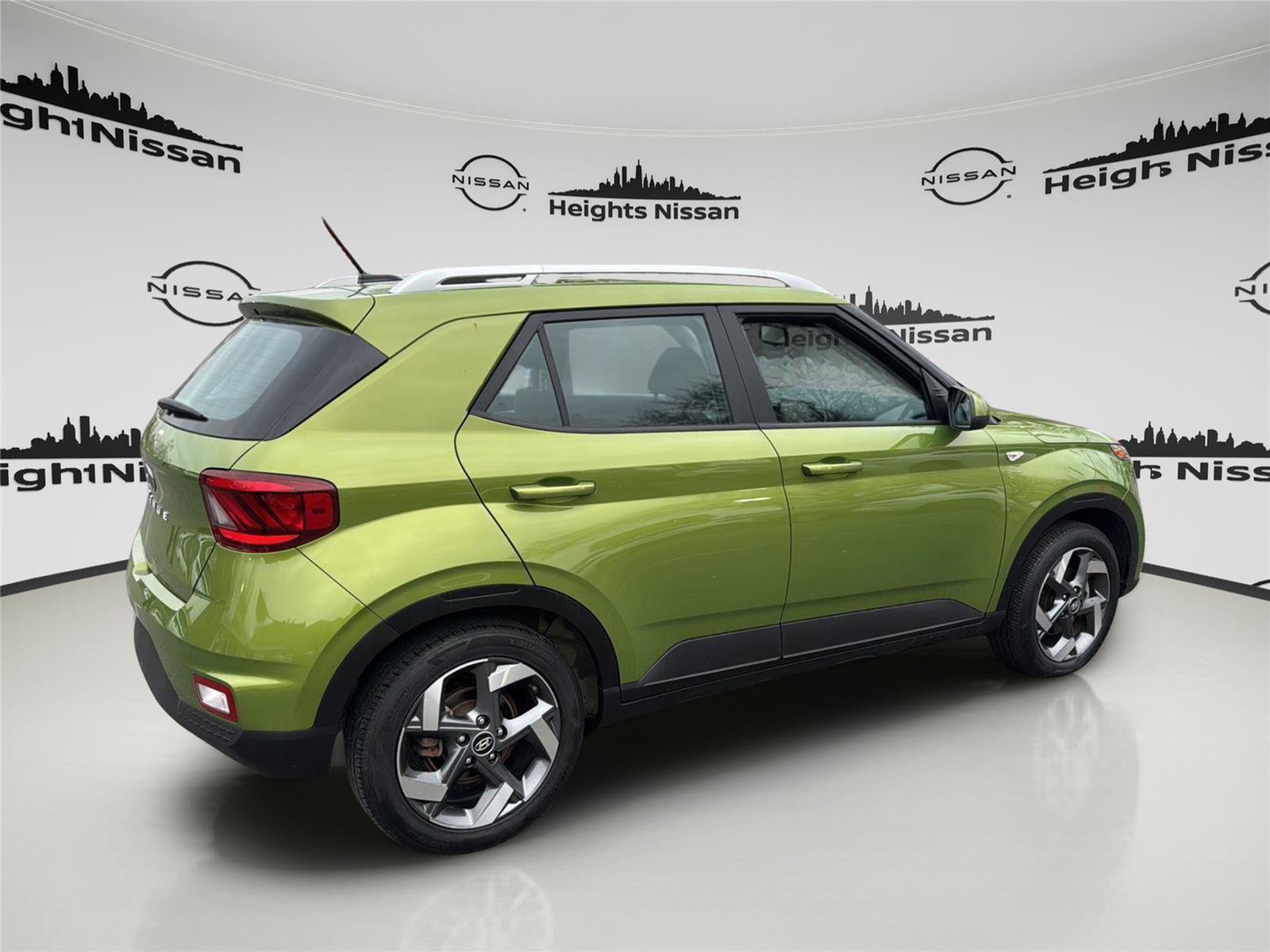 Used 2023 Hyundai Venue SEL w/ Cargo Package image 6