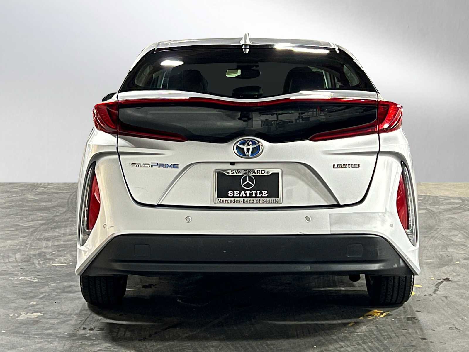 Used 2020 Toyota Prius Prime Limited image 4
