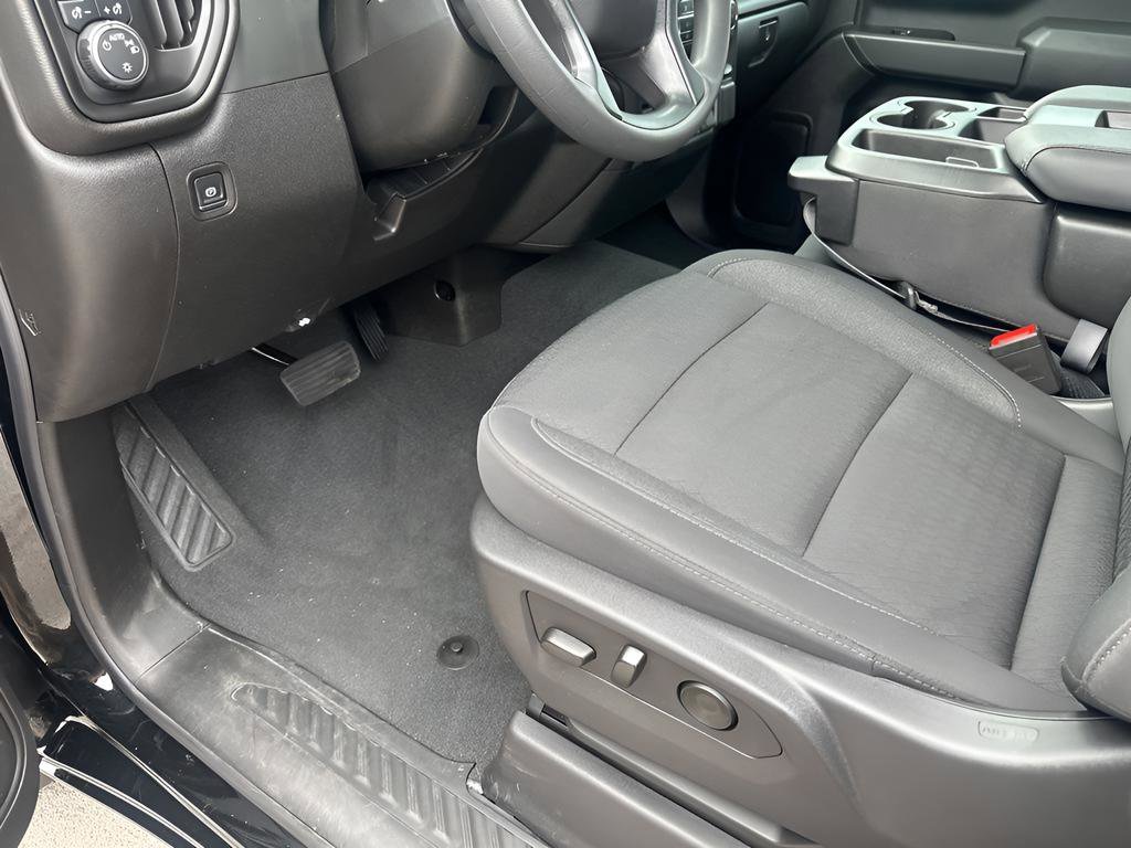 Used 2025 Chevrolet Silverado 2500 Custom w/ Custom Value Package image 26