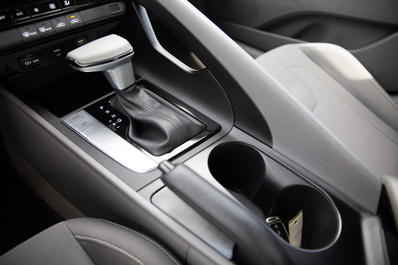 Used 2023 Hyundai Elantra SEL FWD image 17