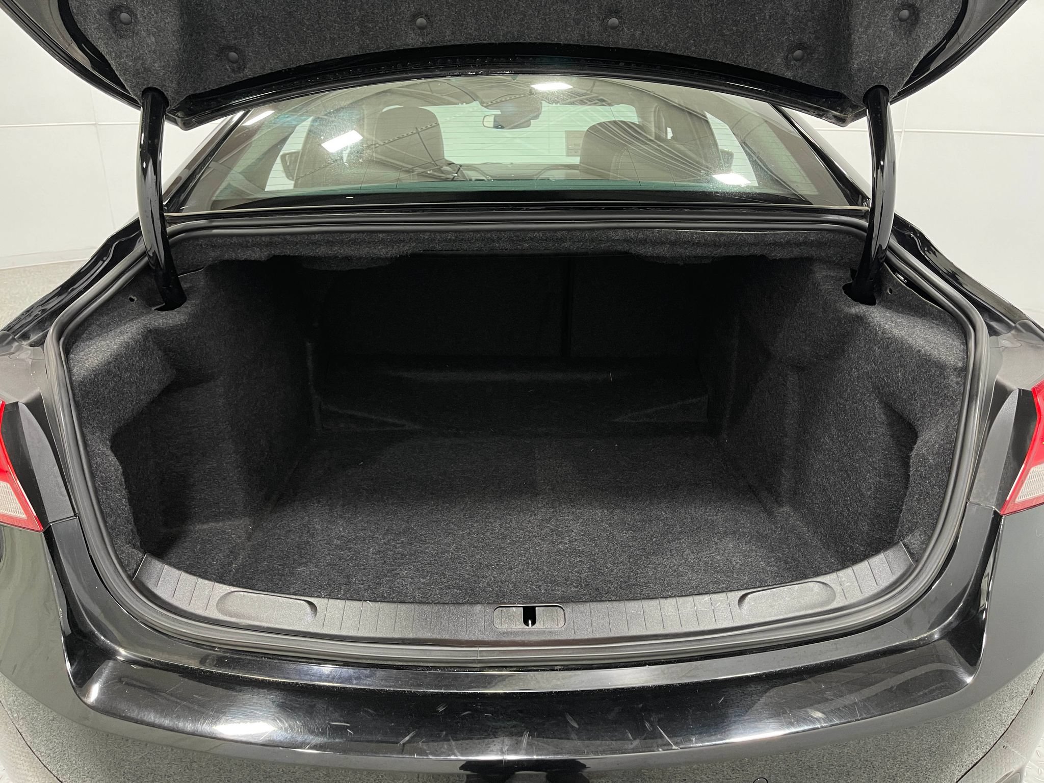 Used 2017 Chevrolet Impala Premier FWD image 24