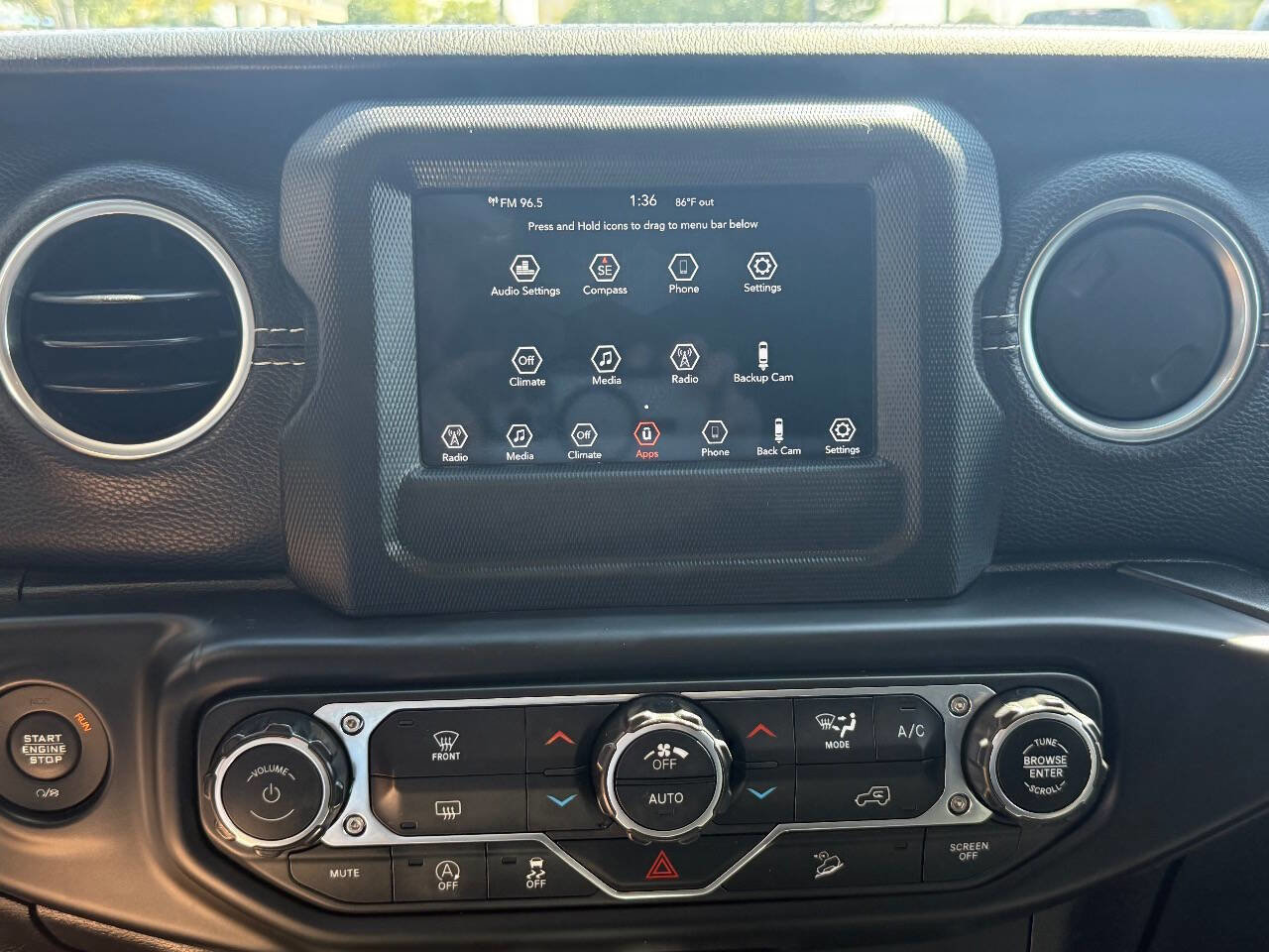 Used 2019 Jeep Wrangler Unlimited Sahara image 29