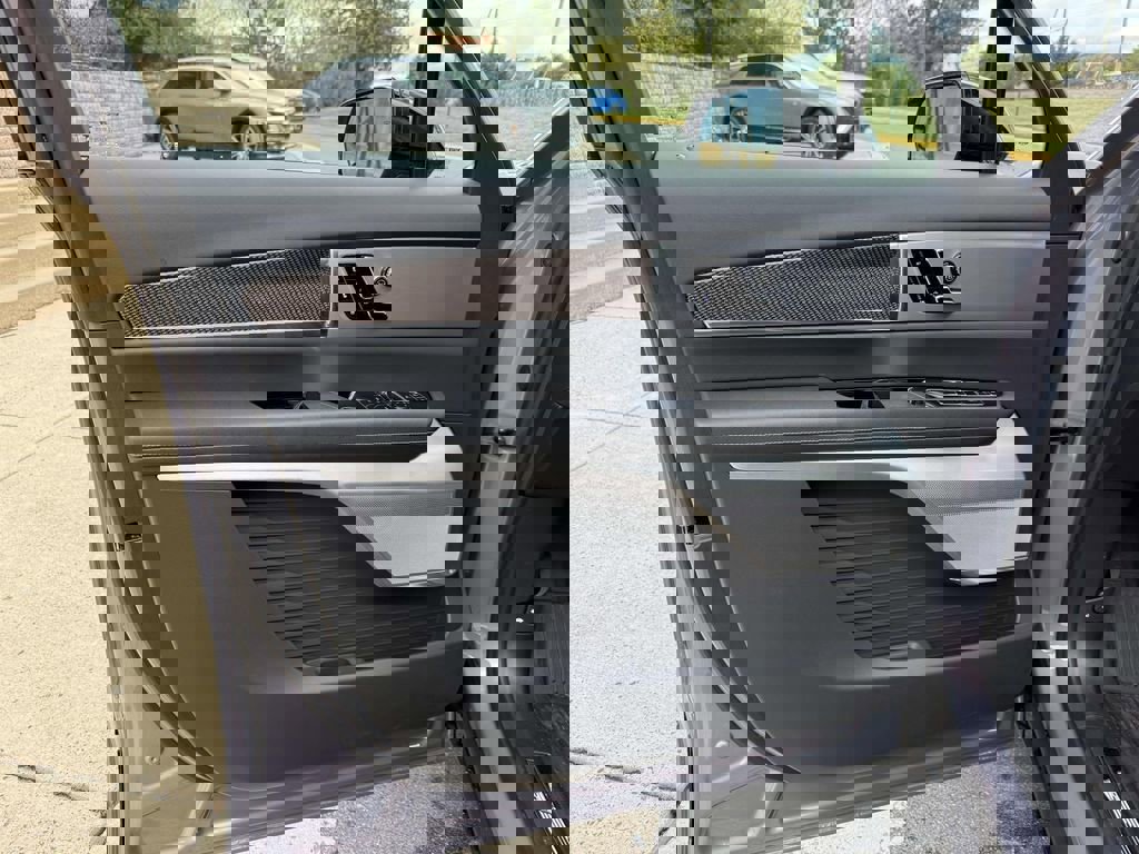 New 2026 Cadillac Vistiq Luxury w/ LPO, Floor Liner Package image 20