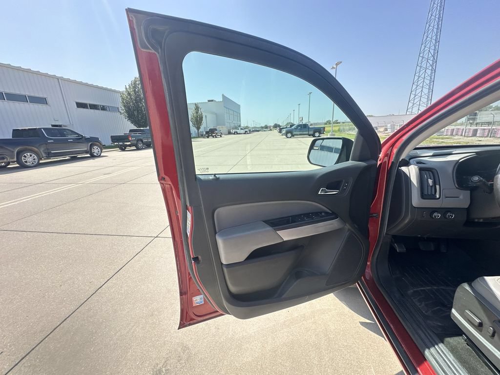 Certified 2015 Chevrolet Colorado LT w/ Luxury Package AWD/4WD image 21