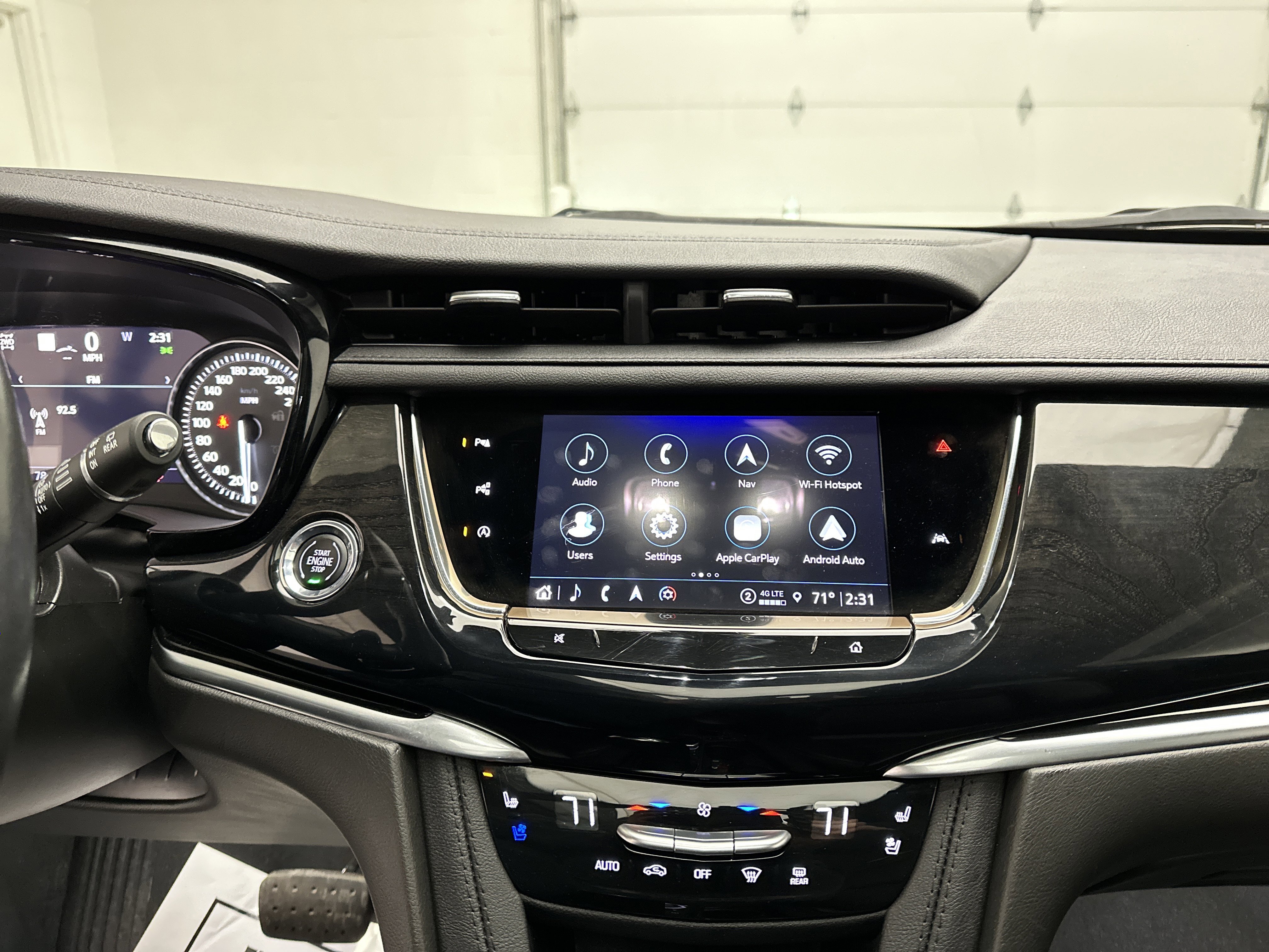 Used 2024 Cadillac XT6 Premium Luxury w/ Technology Package image 34