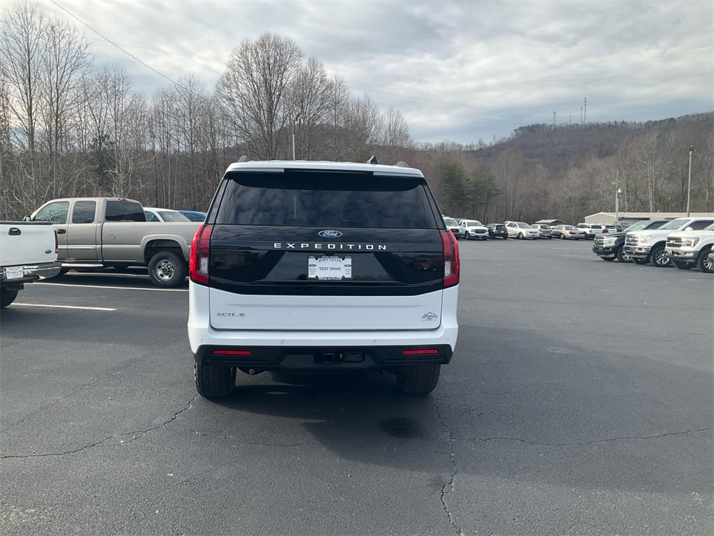 New 2026 Ford Expedition Active image 6