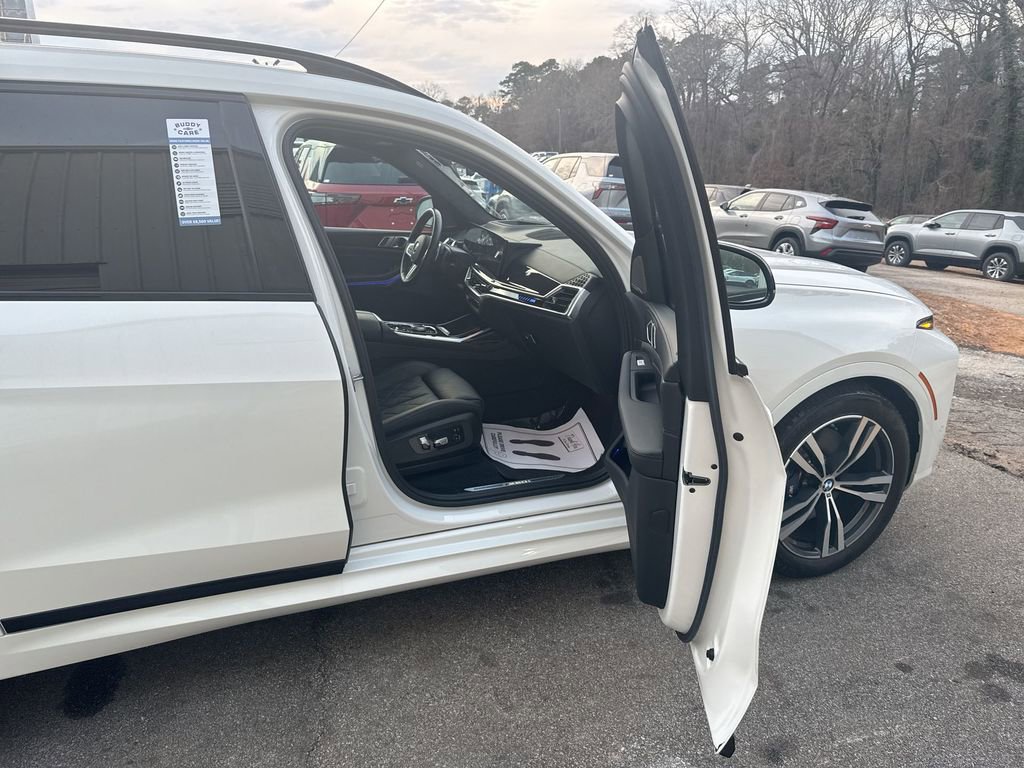 Used 2023 BMW X7 M60i image 32