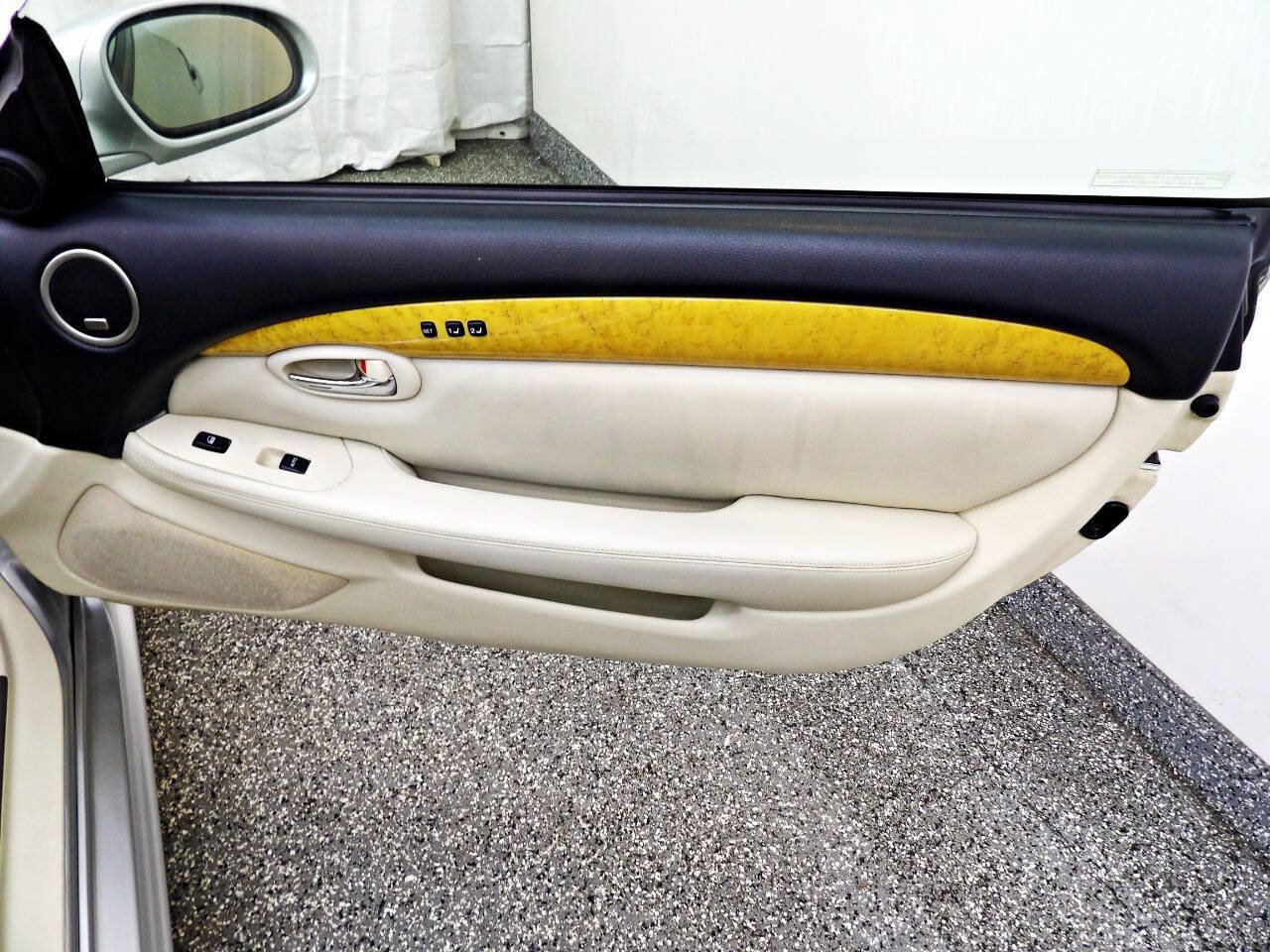 Used 2004 Lexus SC 430 Convertible RWD image 16