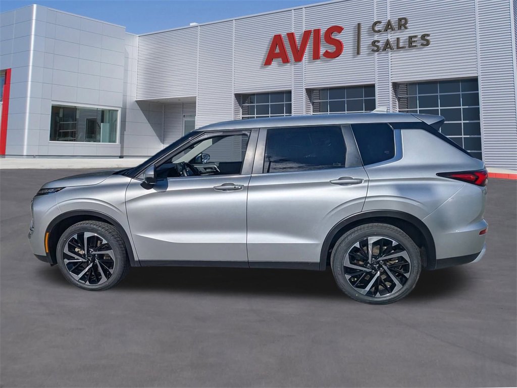 Used 2024 Mitsubishi Outlander SE image 10