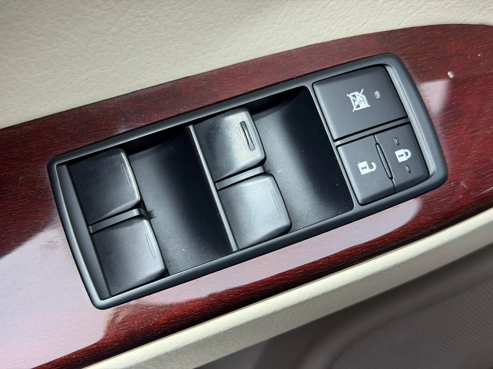 Used 2015 Lexus GX 460 w/ Premium Package AWD/4WD image 28