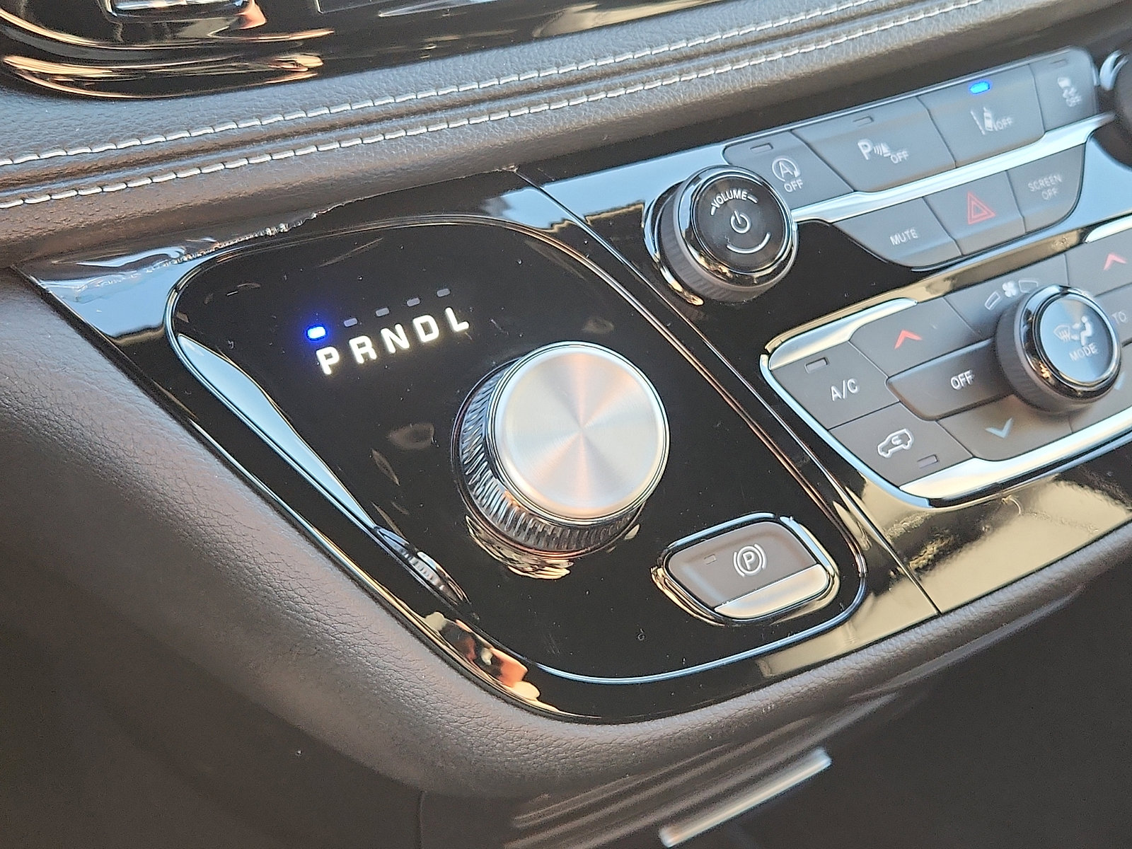 New 2026 Chrysler Pacifica Select image 10