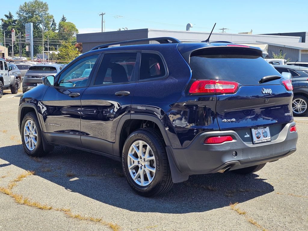 Used 2016 Jeep Cherokee Sport AWD/4WD image 6