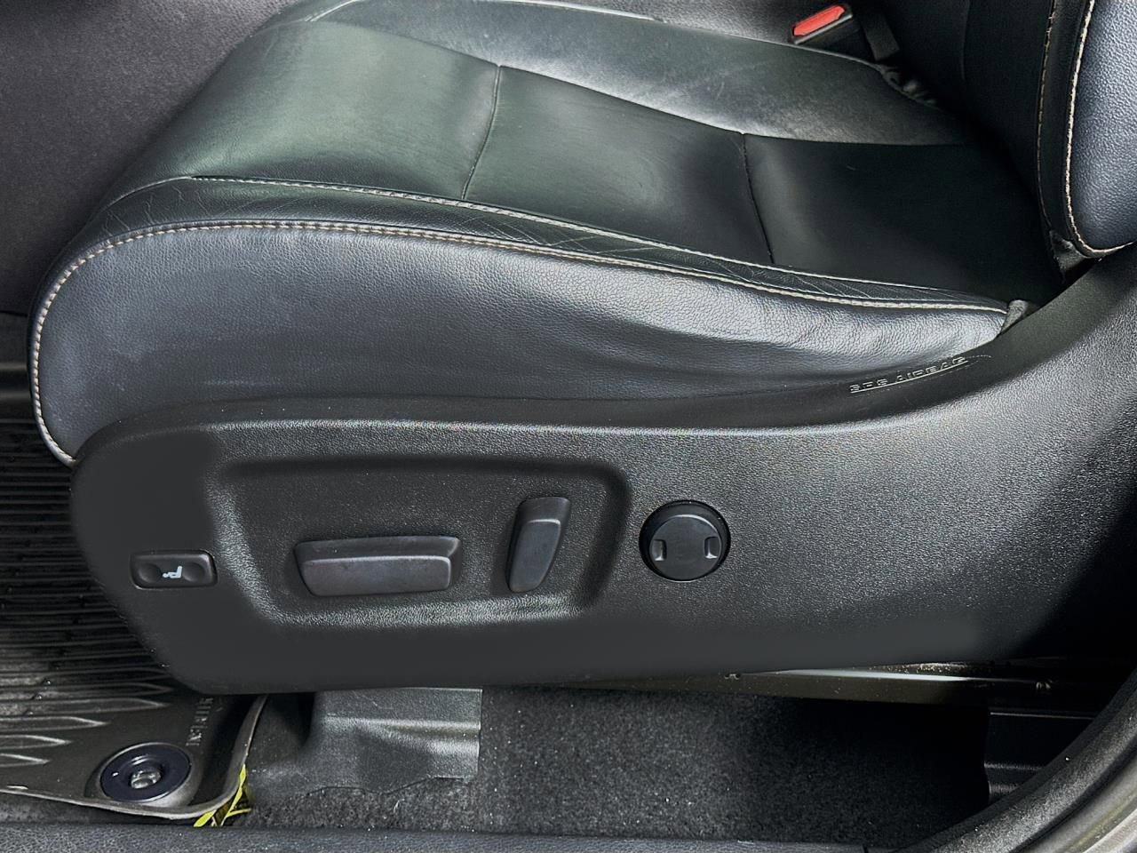 Used 2018 Toyota Highlander XLE image 38