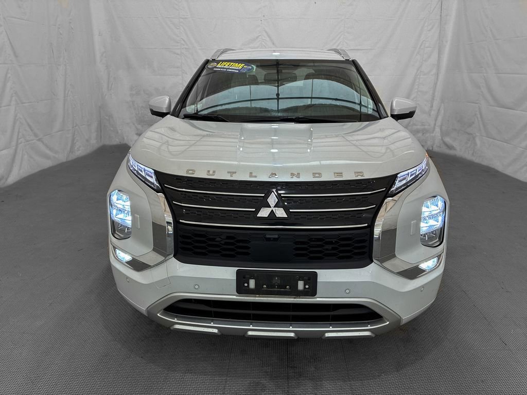 Used 2024 Mitsubishi Outlander SEL AWD/4WD image 2