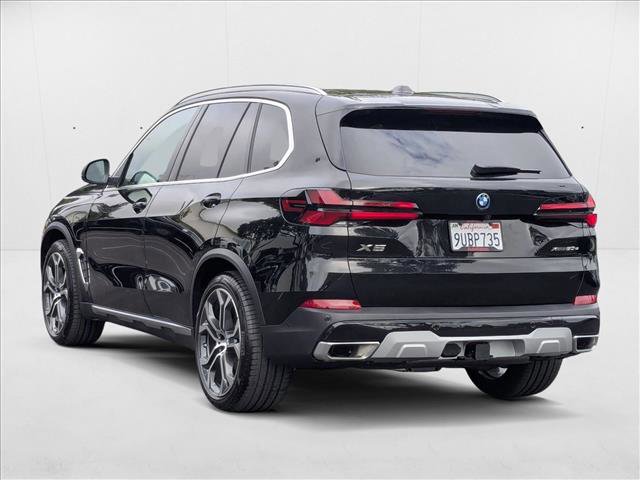 Used 2026 BMW X5 xDrive50e image 8