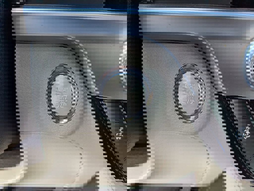 Certified 2023 Kia Telluride EX w/ EX Captain's Chair Package image 27