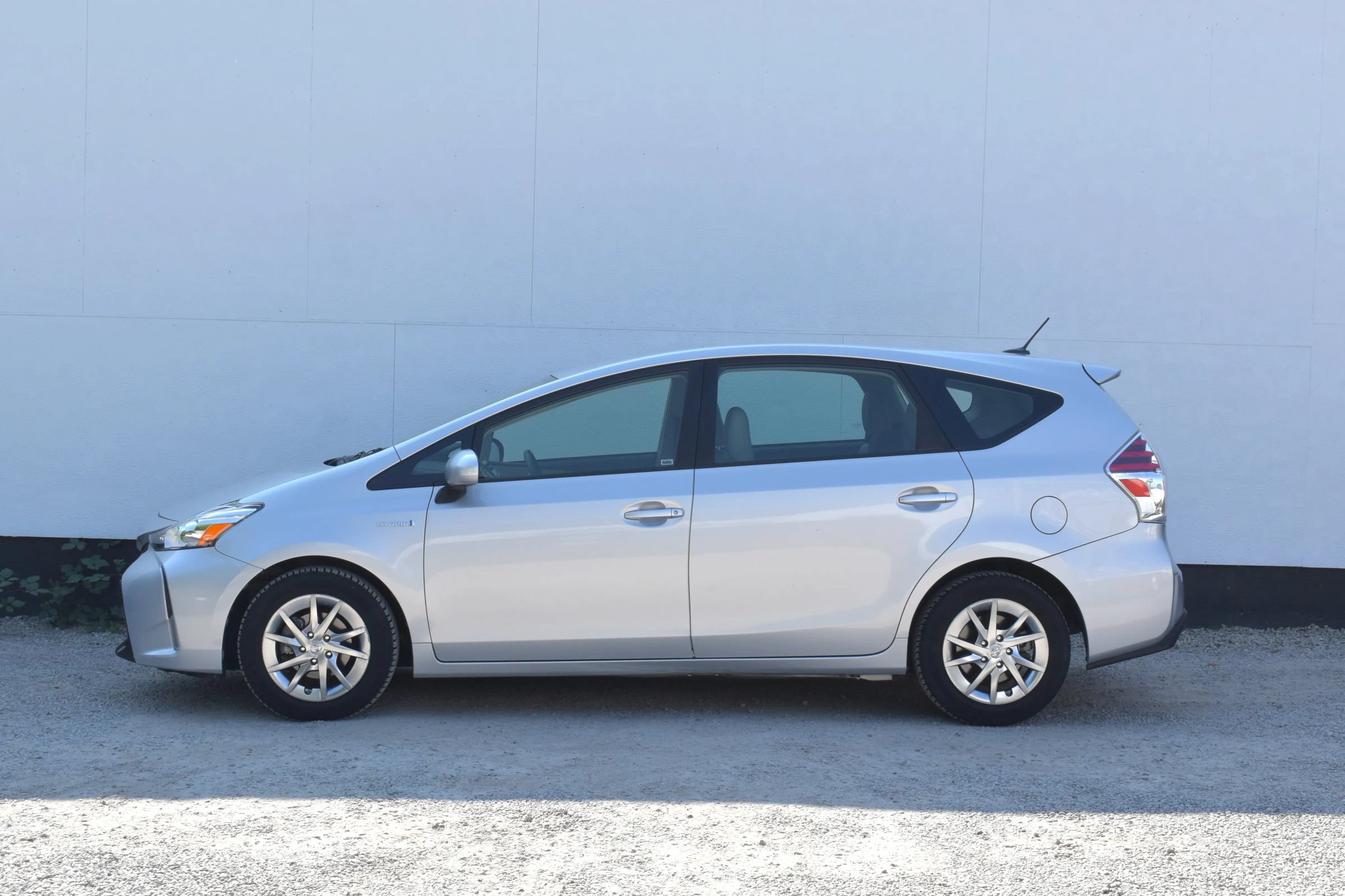 Used 2015 Toyota Prius V Four FWD image 9
