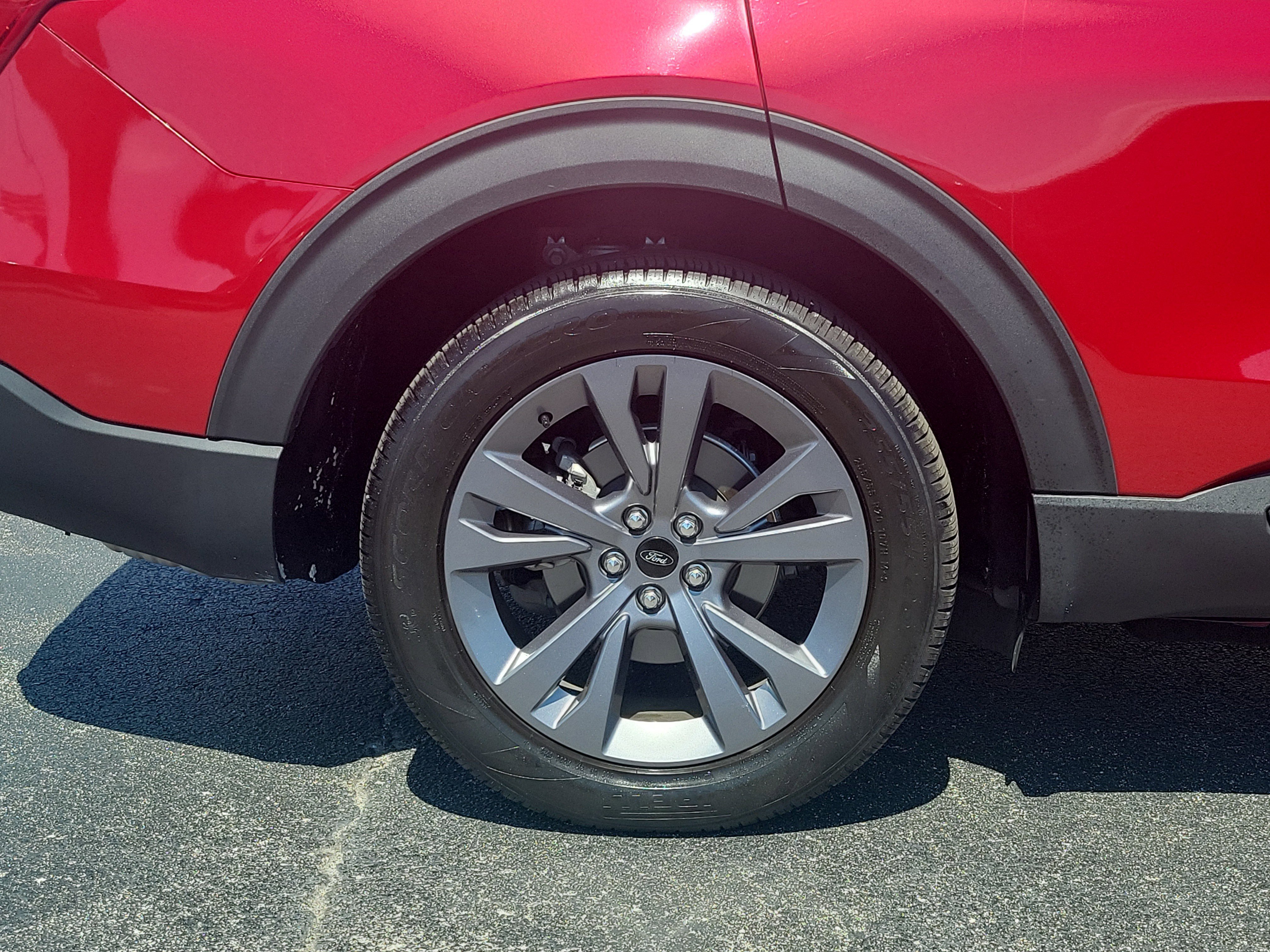 Used 2021 Ford Explorer XLT w/ Equipment Group 202A RWD image 6