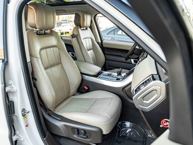 Used 2018 Land Rover Range Rover Sport HSE image 28