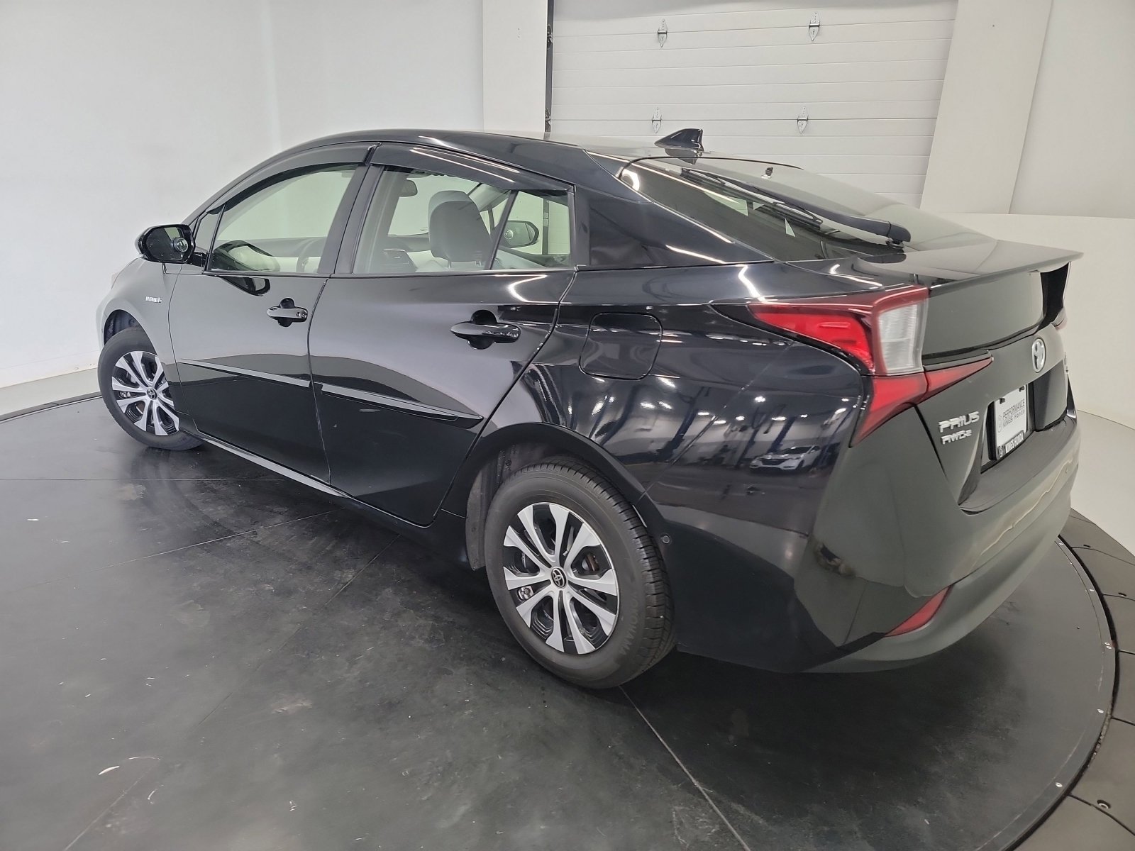 Used 2019 Toyota Prius XLE AWD/4WD image 6