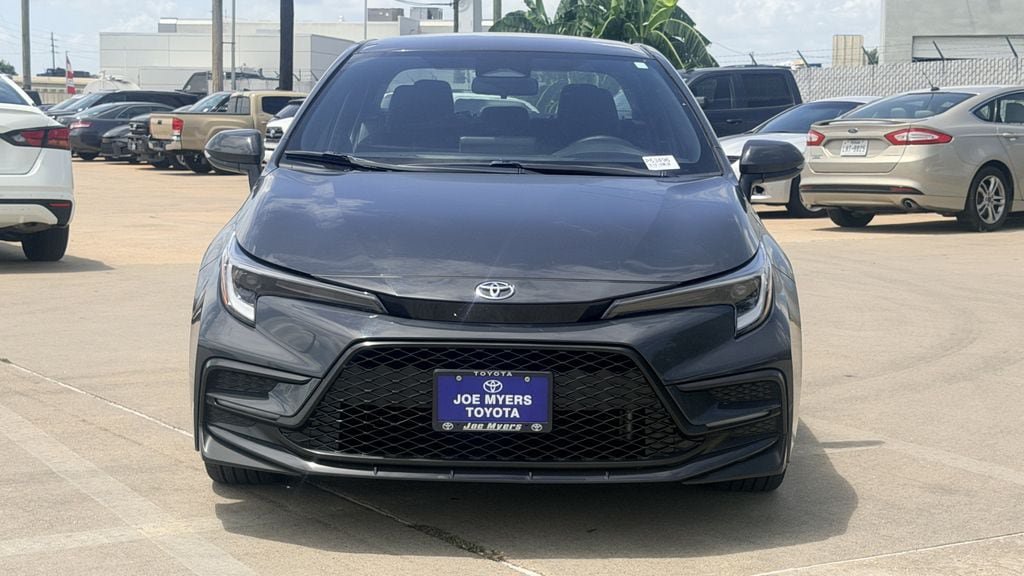 Used 2025 Toyota Corolla SE FWD image 3