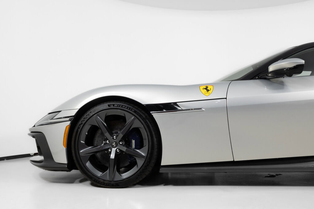 Used 2025 Ferrari 12Cilindri image 15