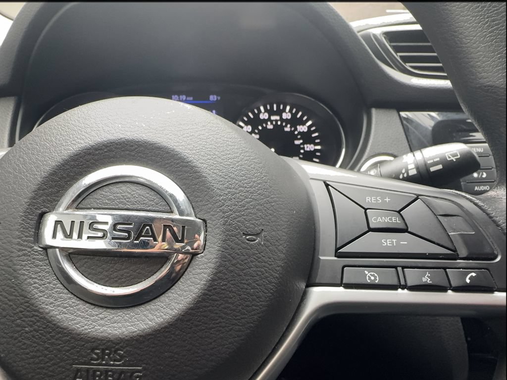 Used 2020 Nissan Rogue Sport SV FWD image 38