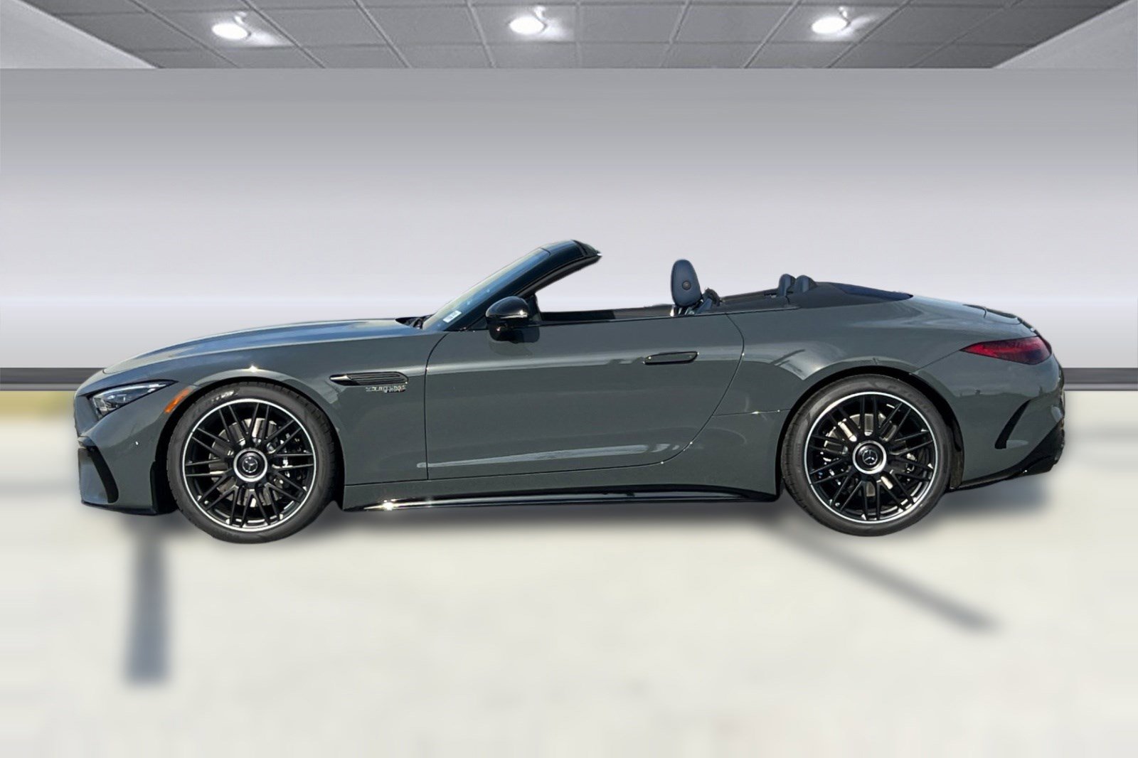 New 2026 Mercedes-Benz SL 63 AMG 4MATIC image 2