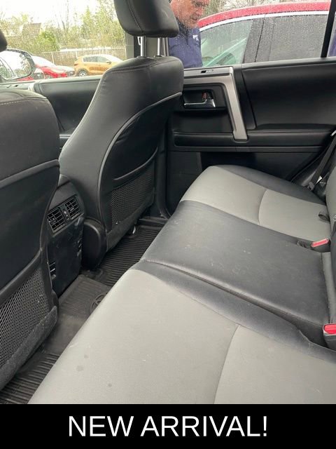 Used 2017 Toyota 4Runner SR5 Premium image 9