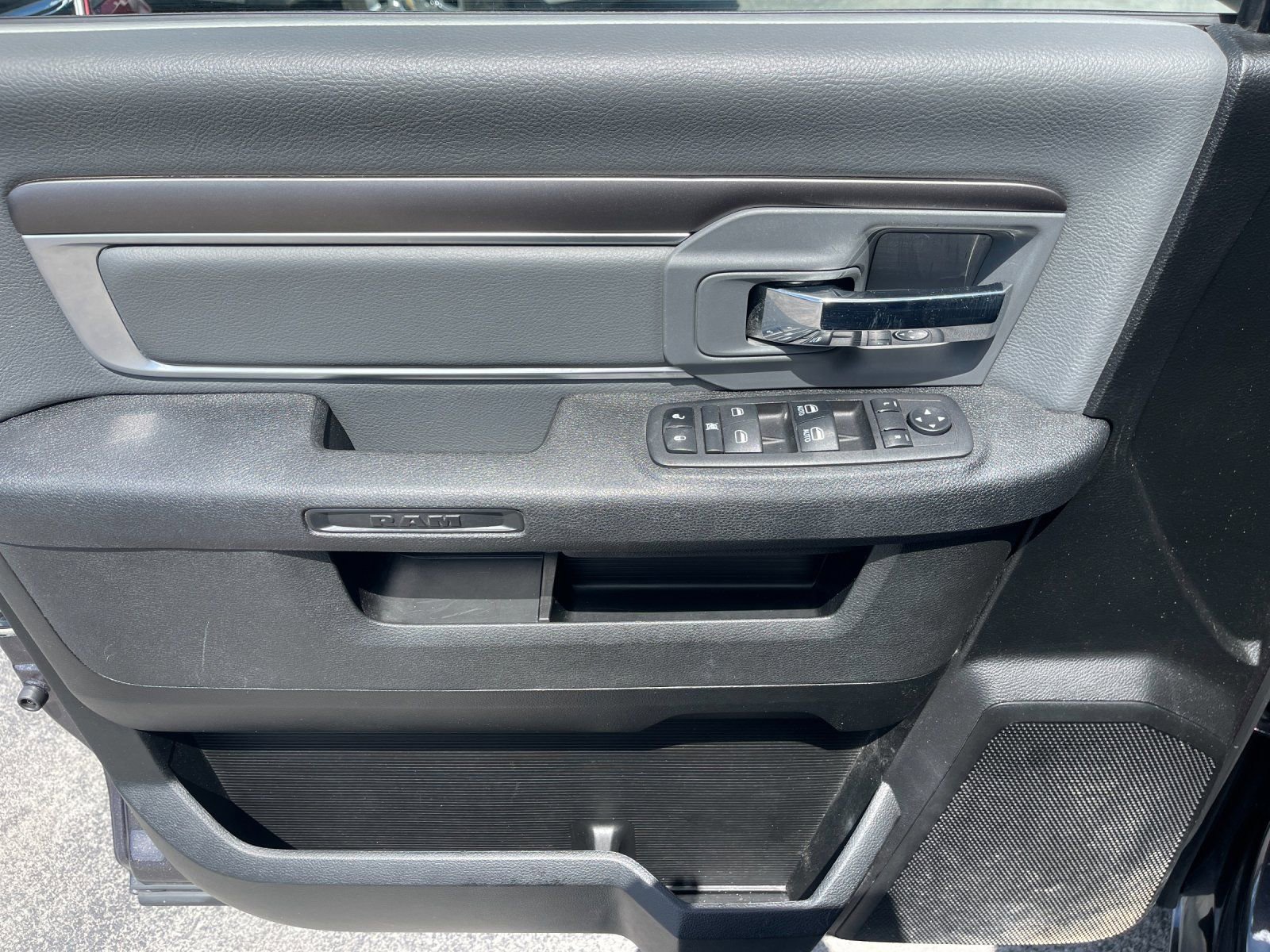 Used 2023 RAM 1500 Classic SLT AWD/4WD image 12