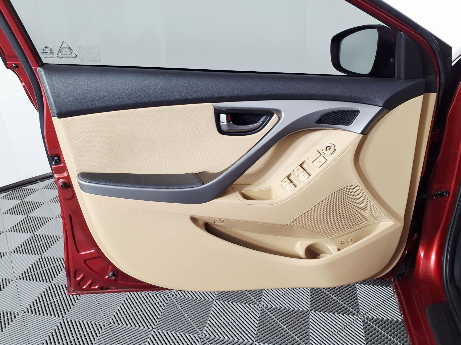 Used 2013 Hyundai Elantra GLS w/ Preferred Pkg FWD image 16