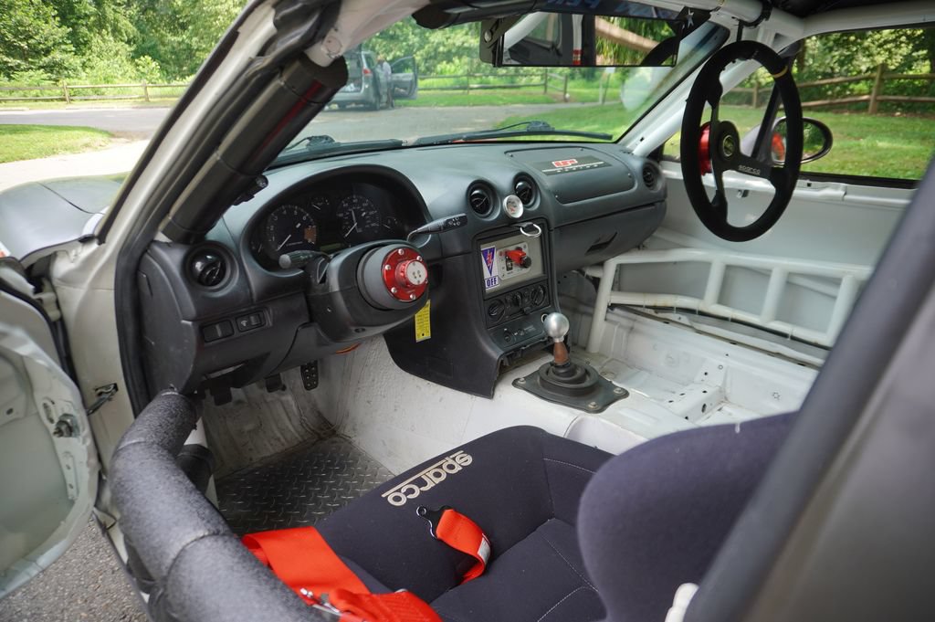 Used 1999 MAZDA MX-5 Miata RWD image 26