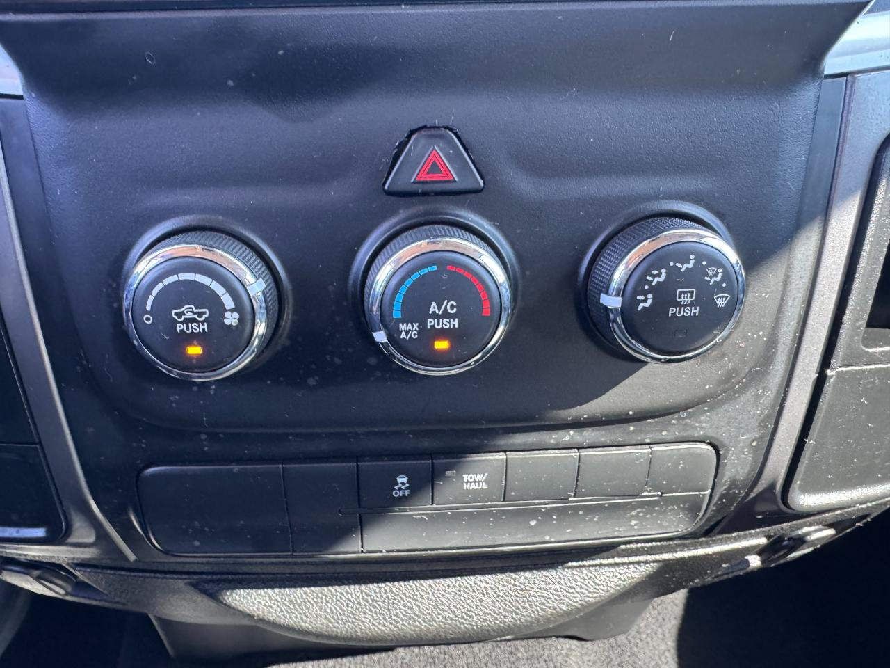 Used 2021 RAM 1500 Classic SLT RWD image 33