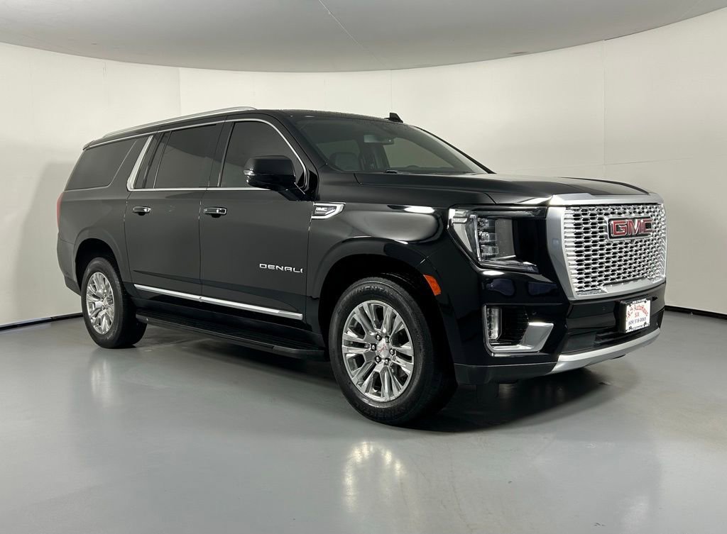 Used 2022 GMC Yukon XL Denali image 1