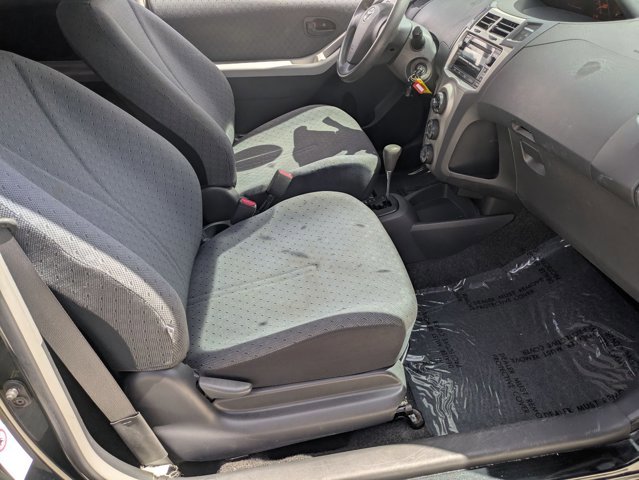 Used 2010 Toyota Yaris 2-Door Hatchback image 16