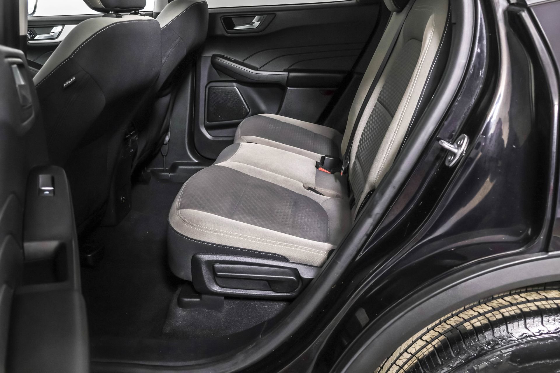 Used 2021 Ford Escape SE image 35