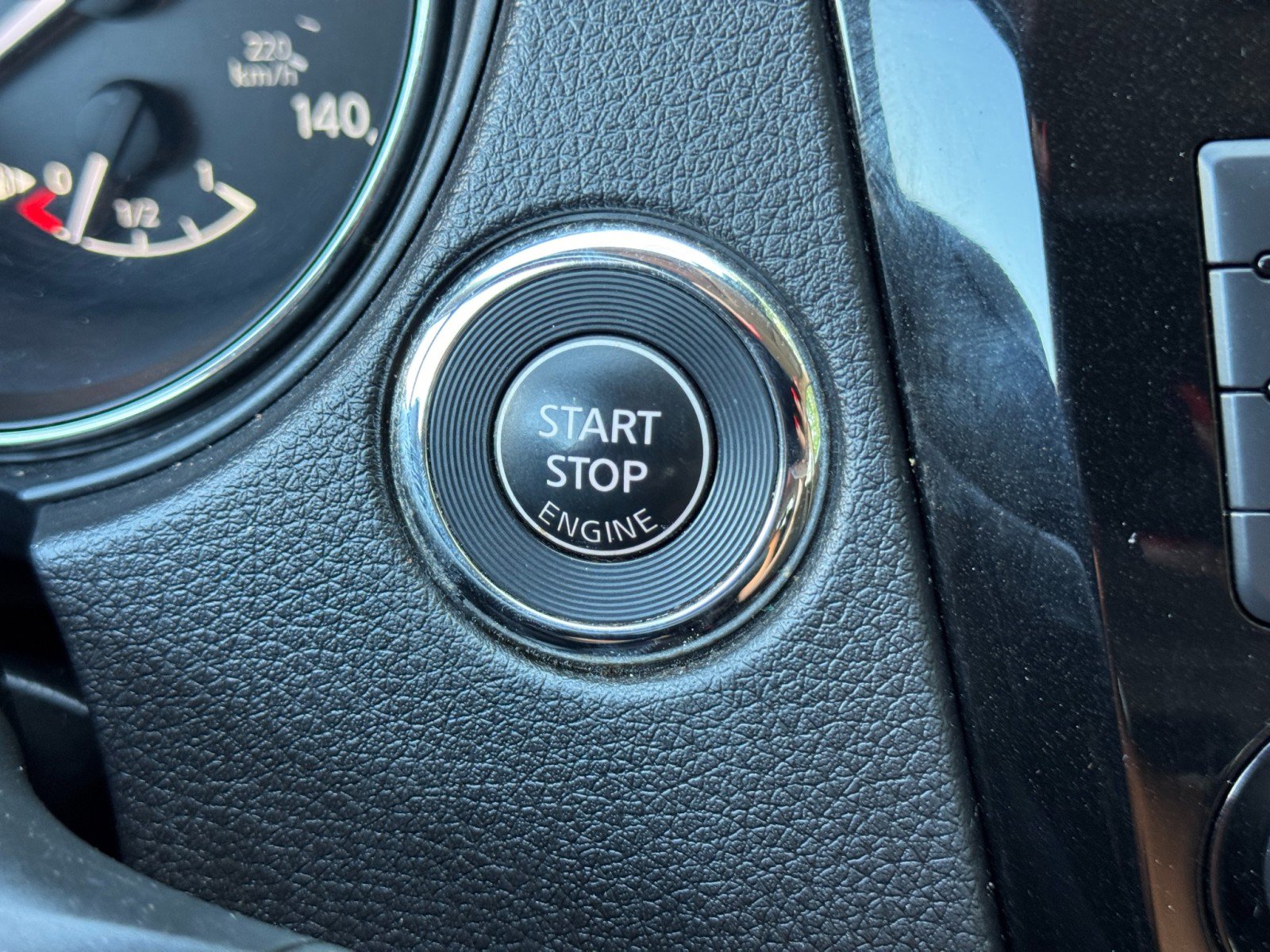 Used 2018 Nissan Rogue SL AWD/4WD image 23