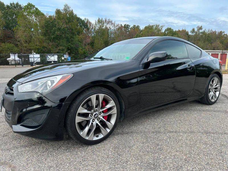 Used 2013 Hyundai Genesis 2.0T RWD image 1